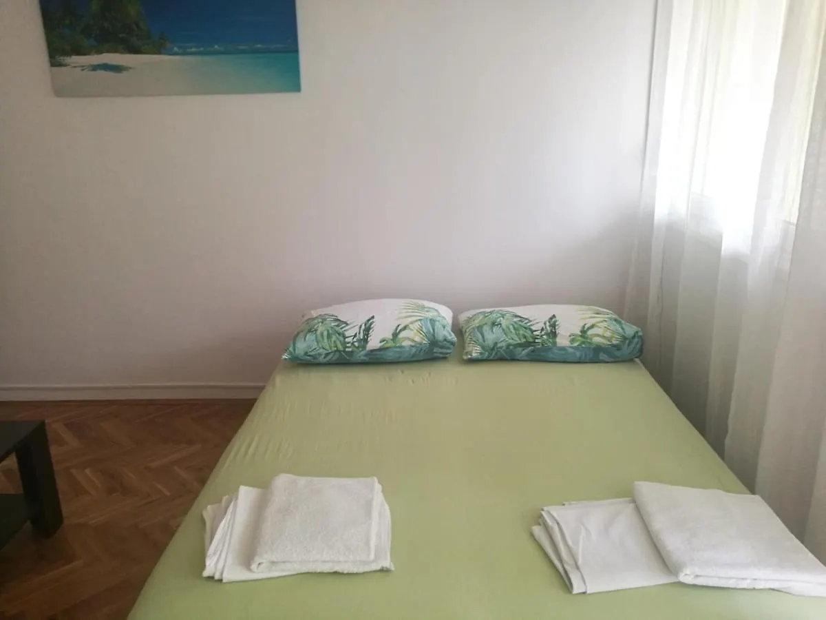 Pretty Big Double Bed Room With Balcony Split 0*,  Croatie