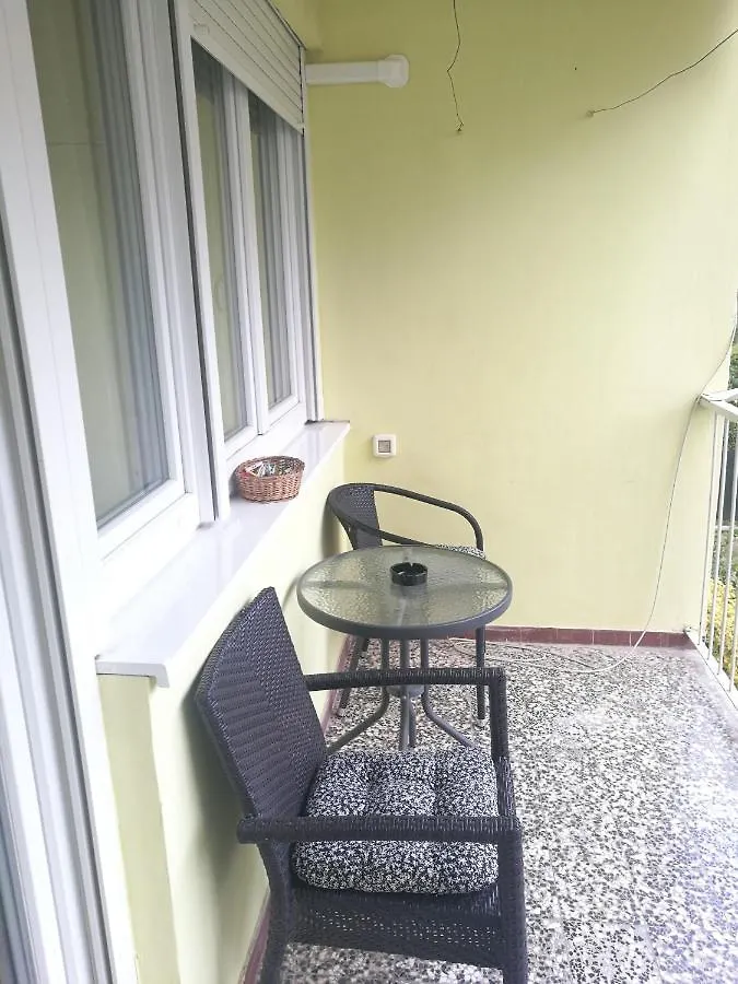 Pretty Big Double Bed Room With Balcony Split