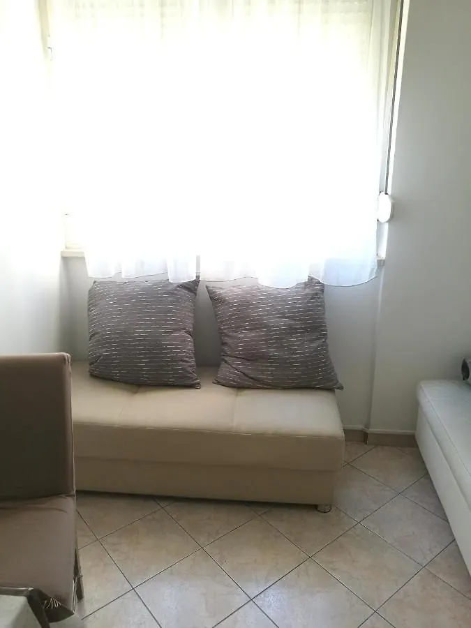 Pretty Big Double Bed Room With Balcony Split