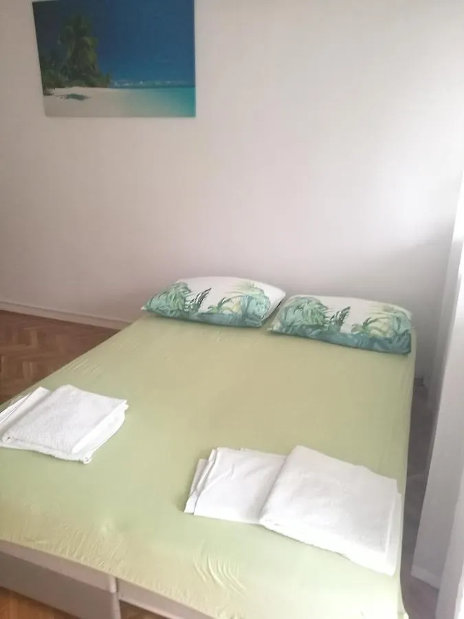 Pretty Big Double Bed Room With Balcony Split 0*,